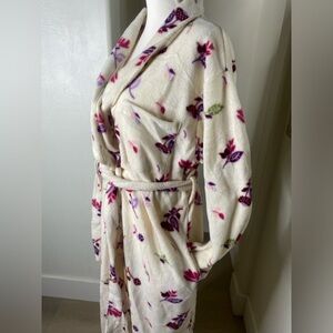 Floral print bathrobe